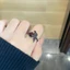 MERIGGIARE Sylus Crow Cosplay Nhẫn, Trang Sức Có Thể Điều Chỉnh Đen Raven Nhẫn, Thời Trang Zircon Đỏ Merch Tình Yêu Và Không Gian Sâu Nhẫn Artisan Đạo Cụ