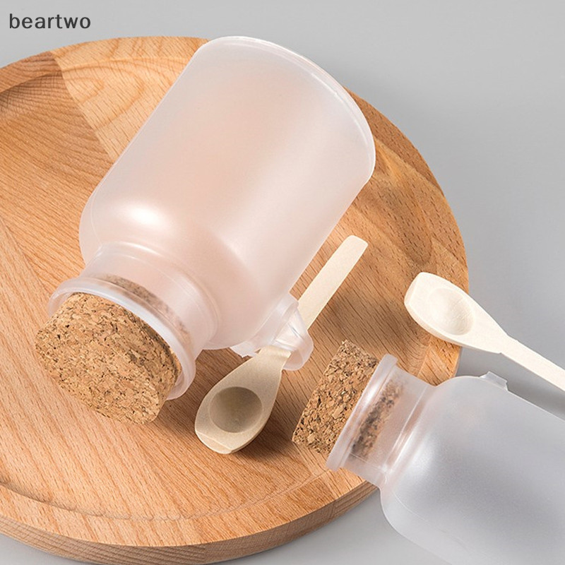 < Beartwo > Chai Muối Tắm Rỗng Nhựa Mờ Nút Chai Có Thể Đổ Lại Bằng Thìa Gỗ Đẹp