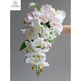Bó hoa  cưới cầm tay cô dâu dáng thác đổ hoa lan và tulip màu trắng hồng CEVERIA
