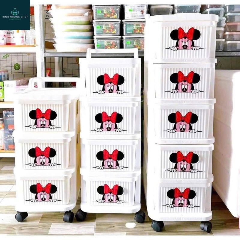 Product image Tủ Mickey đỏ đa năng với bánh xe, lý tưởng để đựng đồ bỉm sữa tiện lợi.