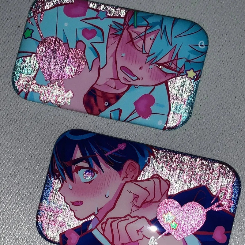 [Fan-made] Huy hiệu phản chiếu kép Anime Alienstage - Bộ sưu tập hình vuông Mizi, Ivan & Tillsua (44x70mm, Lấp Lánh + Lớp phủ ba chiều)