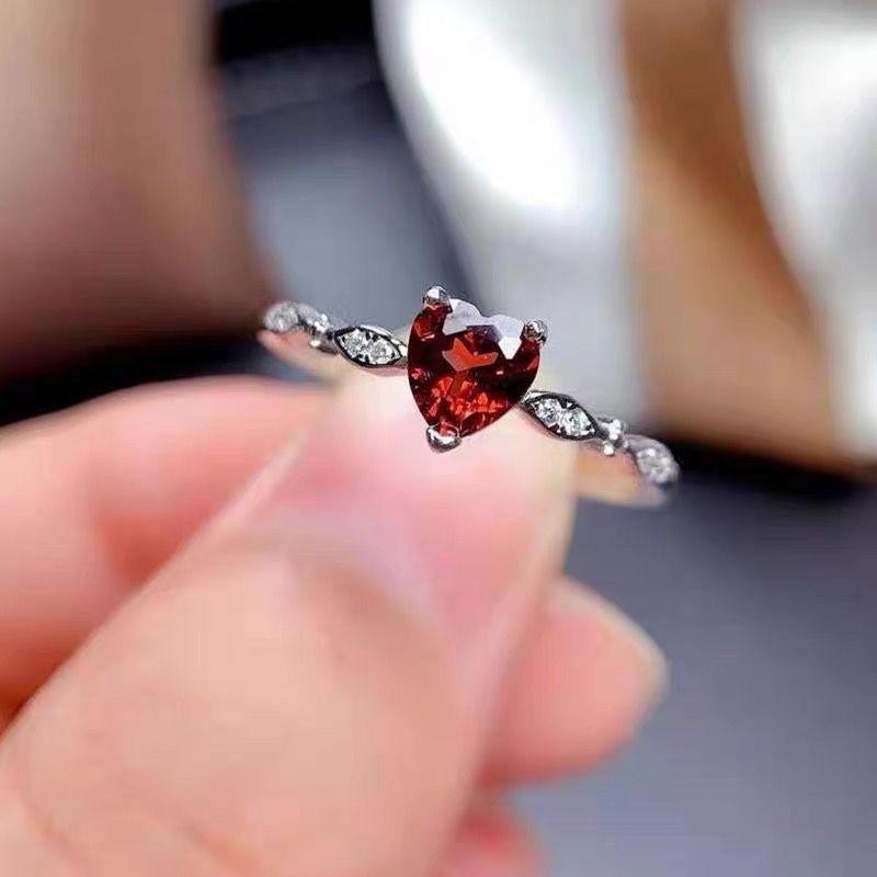 Nhẫn Garnet tự nhiên màu đỏ Nhẫn bạc mở tính khí nữ