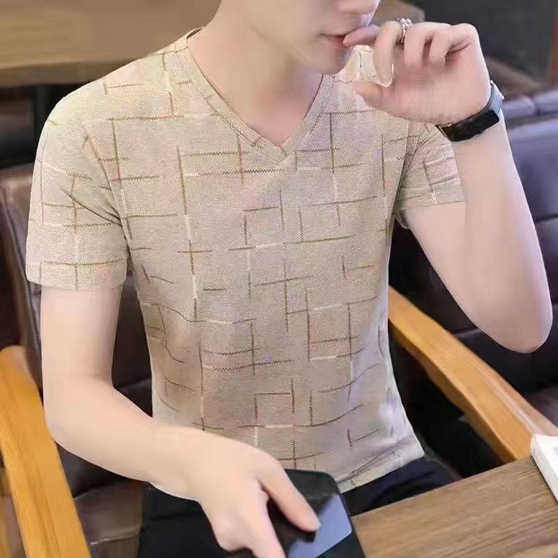 Áo thun in hình dáng vừa vặn và hợp thời trang mùa hè 2025 dành cho nam