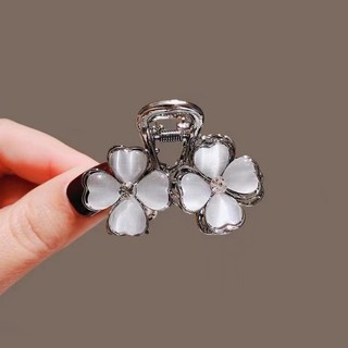 Mauropoli [Hàng có sẵn] Kẹp cào cỏ bốn lá Opal sang trọng Hàn Quốc dành cho nữ Đầu lưng tinh tế Đầu nửa đầu tóc nhỏ Sha