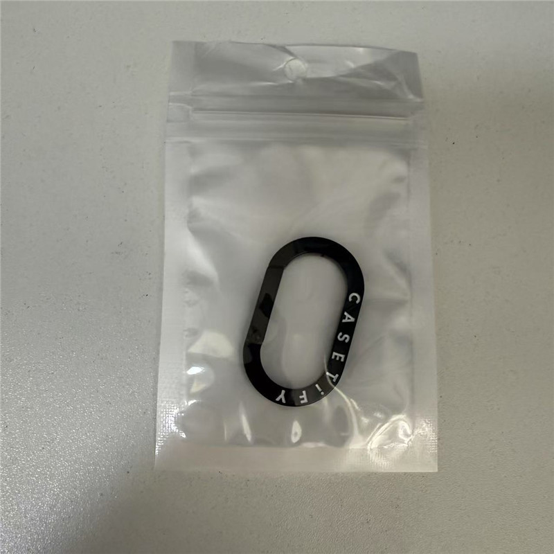 Casetify Tai Nghe Vỏ Treo Khóa Carabiner Đen Móc Khóa Cao Cấp Người Nổi Tiếng Cùng Phong Cách Nghệ Thuật Cô Gái Hợp Thời Trang