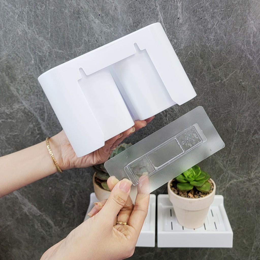Giá để bàn chải, kem đánh răng kệ 3 ngăn kèm miếng dán keo không cần khoan tường tiện lợi me bé