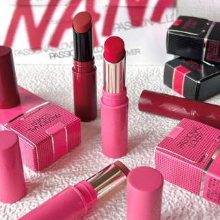 PASSIONAL LOVER  Son môi NANA Joint Model Bề mặt mờ không phai màu