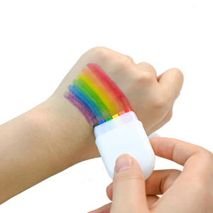 Bút trang điểm cho cơ thể mặt Nước tức thì tạm thời gắn cầu vồng cho bữa tiệc kỷ niệm ngày niềm tự hào