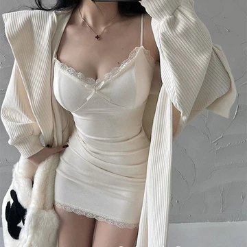 Váy hai dây ren gợi cảm có đệm ngực Váy ôm sát cúp ngực cổ thấp ôm sát