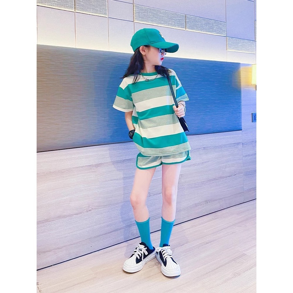 Bộ đồ thể thao mùa hè cho bé gái Kích thước 120-170 Thời trang thời trang bé gái sọc ngắn tay dáng rộng giữa lớn cho trẻ em Quần Short mùa hè Bộ đồ hai mảnh 6NLU