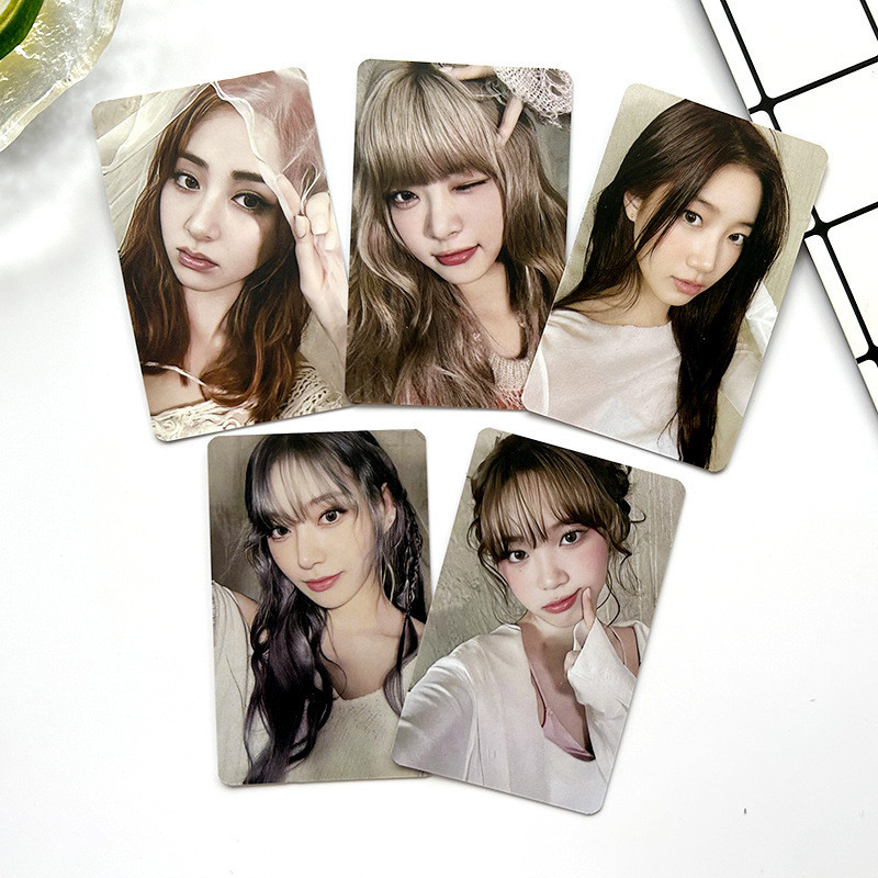 1-5 Cái / bộ LE SSERAFIM mini Album Thứ 3 DỄ DÀNG Photocards K4 POP idol POWER STATION Lucky Lomo Cards SAKURA CHAEWON YUNJIN KAZUHA EUNCHAE SOLO Lesserafim Kpop Bưu Thiếp Nhanh YM