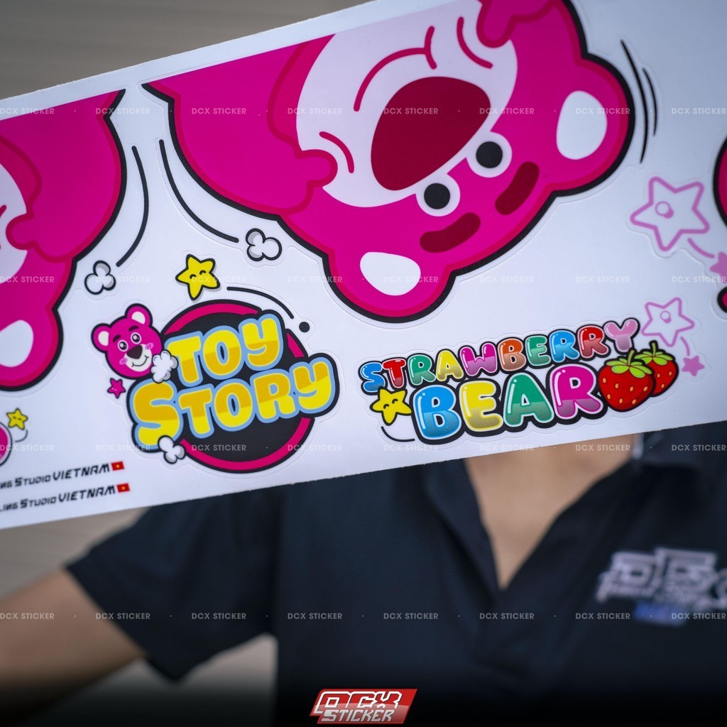 ( NEW ) Bộ Tem Gấu Dâu Gấu Lotso Dán Được Mọi Dòng Xe