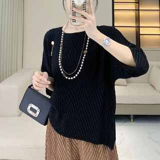 Miyake Xếp Ly Thiết Kế Cao Cấp Cảm Giác Thu Đông Phong Cách Mới Kim Cương Xếp Ly Thủ Công Ba Phần Tư Tay Cổ Tròn Tính Khí Áo Thun Màu Trơn