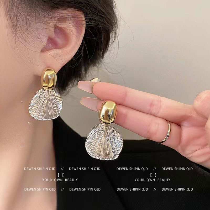 Bông Tai Hoa Âu Mỹ Ánh Sáng Sang Trọng Cao Cấp Thiết Kế Niche Phù Hợp Với Bông Tai Nữ
