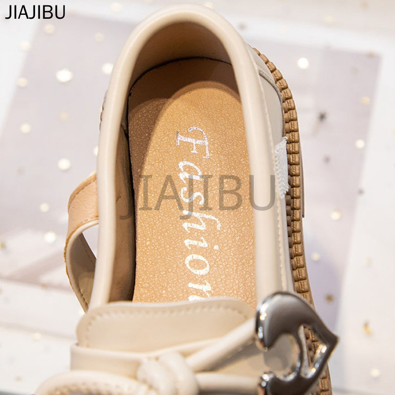Giày Da Gót Vuông Phong Cách Retro Dễ Thương Cho Bé Gái Giày Trẻ Em Thời Trang Giày Đi Học Màu Đen British Non-slip Round Toe Cosplay Doll Shoes Korean Fashion Casual Beige Platform Mary Jane Shoes Giày Đồng Phục Học Sinh Tiểu Học Giày Lolita Nhật Bản