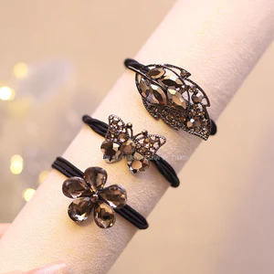 Mauropoli [Hàng có sẵn] Nhẫn đeo đầu lá kim cương giả khí chất phong cách mới