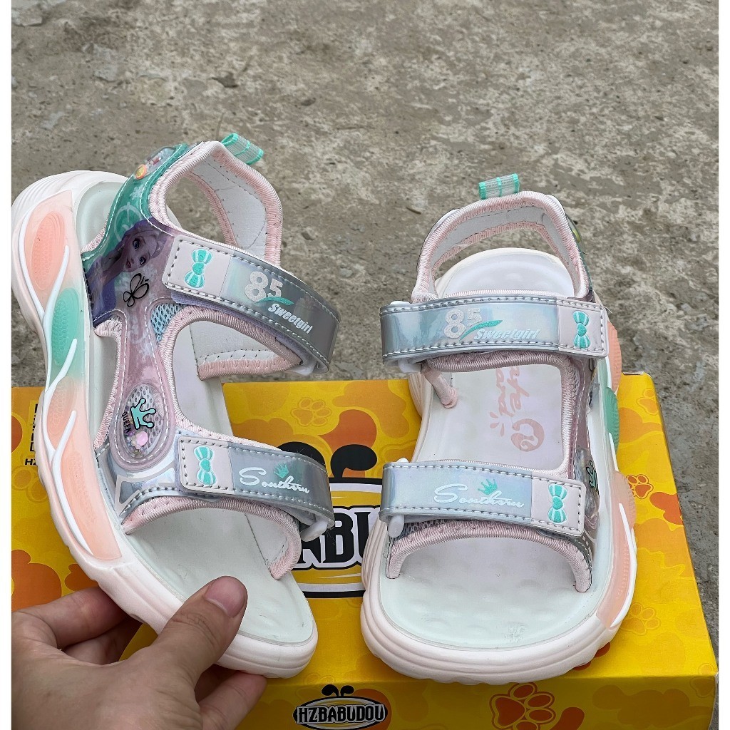 sandal cho bé đi học dép quai hậu cho bé êm chân chống trượt khâu đế nữa hoàng băng giá cho bé từ 3 tuối B8