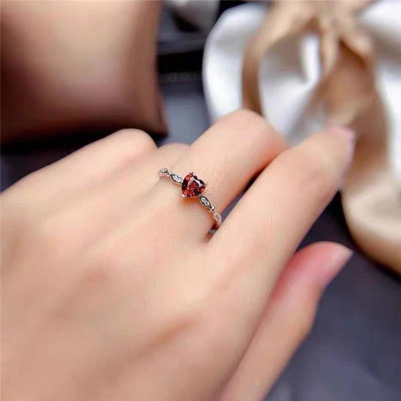 Nhẫn Garnet tự nhiên màu đỏ Nhẫn bạc mở tính khí nữ