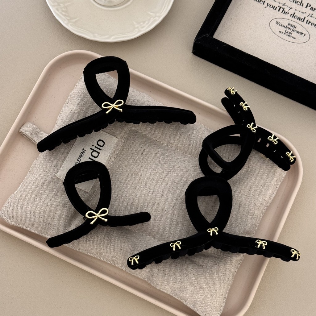 Kẹp tóc nhung nơ cá mập hợp thời trang