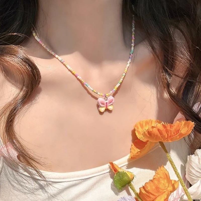 Vòng cổ mặt dây chuyền hình bướm màu kẹo dành cho nữ - Vòng cổ đính cườm Dopamine - Thời trang Hàn Quốc Ngọt ngào thanh lịch - Vòng cổ chuỗi xương đòn đi biển cho bé gái - Phụ kiện trang sức phổ biến