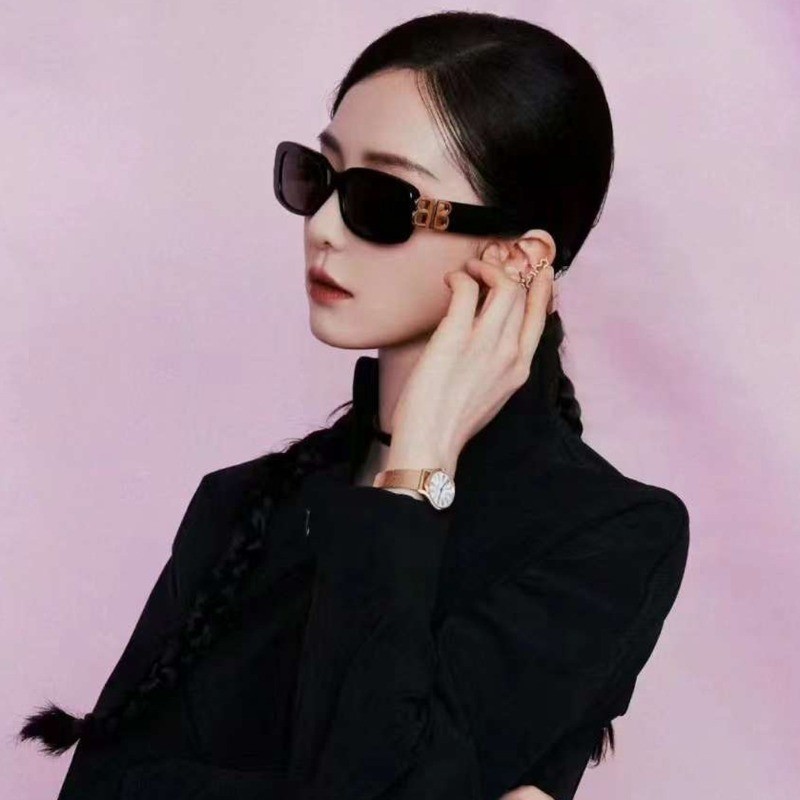 [Yunyuan] Kính râm Ins Hàn Quốc mới dành cho nữ, Kính nở vuông đơn giản, Kính râm chụp ảnh đường phố cho nam, UV400 Blackout và Chống tia cực tím