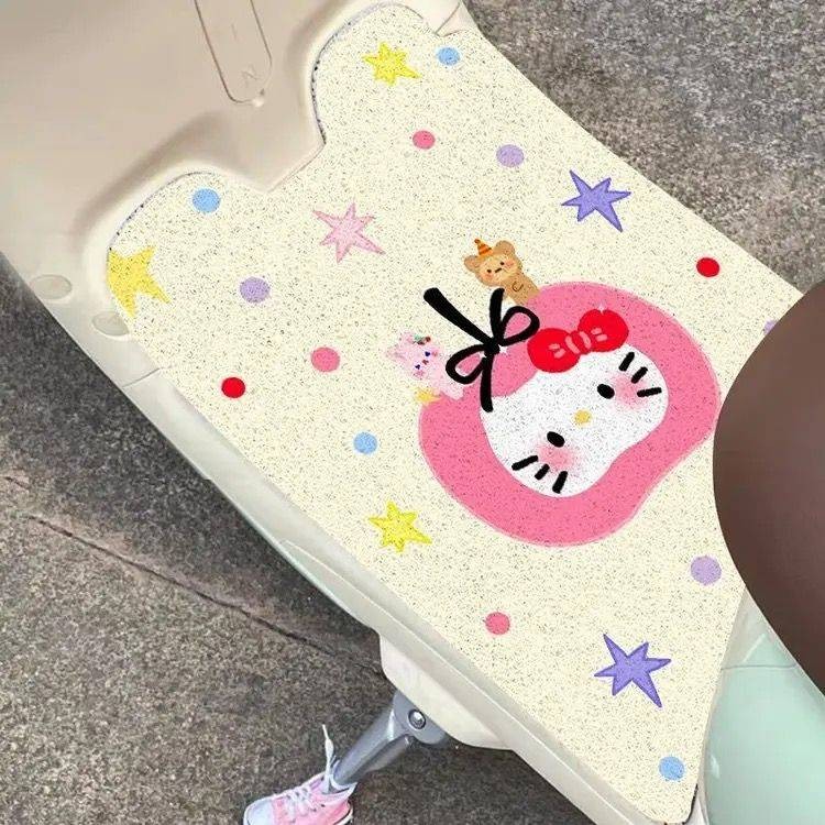 Hoạt Hình Dễ Thương Hello Kitty Vòng Lụa Xe Điện Chân Thảm Chống Bụi Bẩn Đa Năng Miễn Phí Thợ May Chống Trơn Trượt Bàn Đạp Thảm