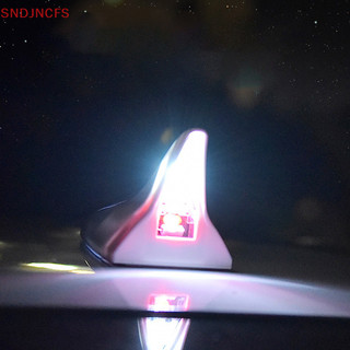 Đèn cảnh báo va chạm phía sau trên trần xe LED Đi kèm tấm pin mặt trời Sạc bằng năng lượng mặt trời trang trí xe máy