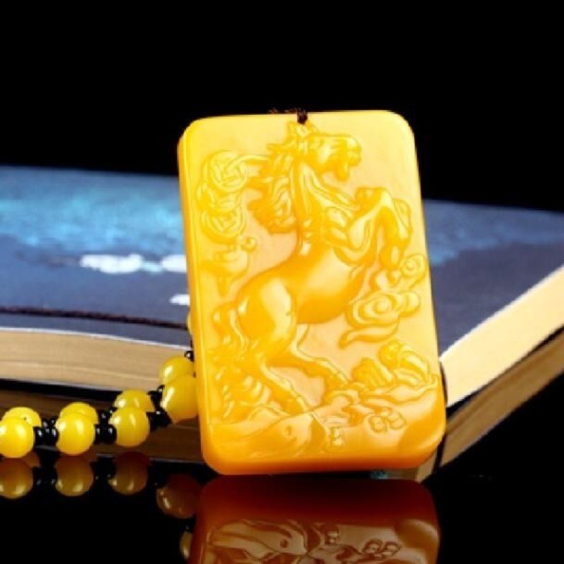 Tự Nhiên Rồng Vàng Ngọc Cung Hoàng Đạo Ngựa Mặt Dây Chuyền Nam Nữ Dầu Gà Vàng An Toàn Không Có Thương Hiệu Ngựa Để Thành Công Mặt Dây Chuyền Ngọc