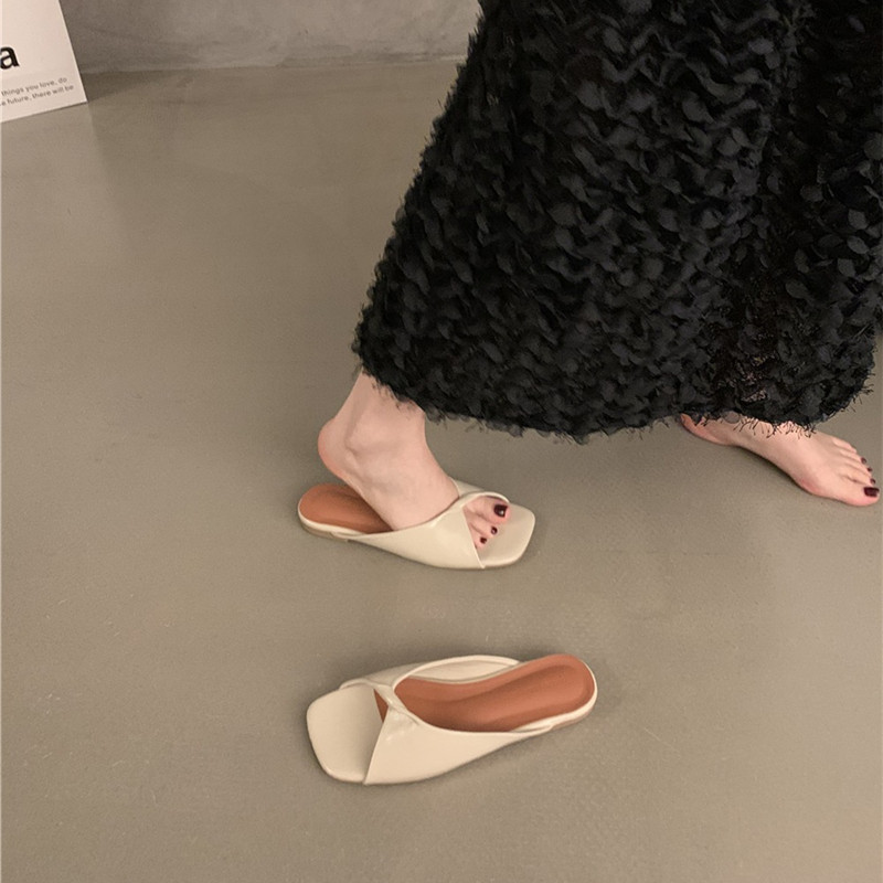 Atikota Nữ Sandal Đế Bằng Thời Trang Mềm Mại Qua Dép Ngoài Trời Học Sinh Thoải Mái Chống Trơn Trượt Dép Đi Biển