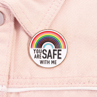 'Bạn An toàn với tôi 'LGBT Rainbow Men Trâm Cài Cá Tính Sáng Tạo Vòng Kim Loại Huy Hiệu Pin Ba Lô Phụ Kiện Quần Áo Quà Tặng Cho Bạn Bè