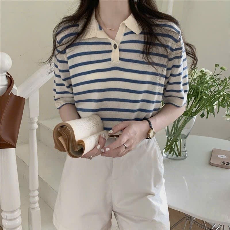 Áo cộc tay nữ dệt kim mongtoghi thiết kế cổ bẻ phối khuy cài phong cách năng động BA SP290