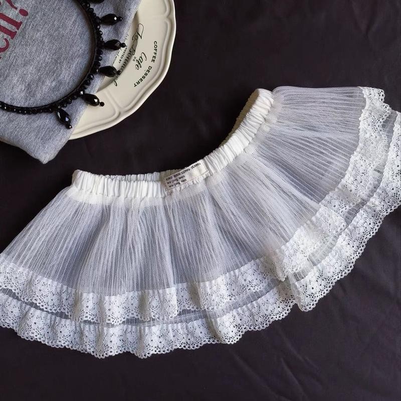 Rèm mông ren trắng phong cách múa ba lê xếp ly mùa hè