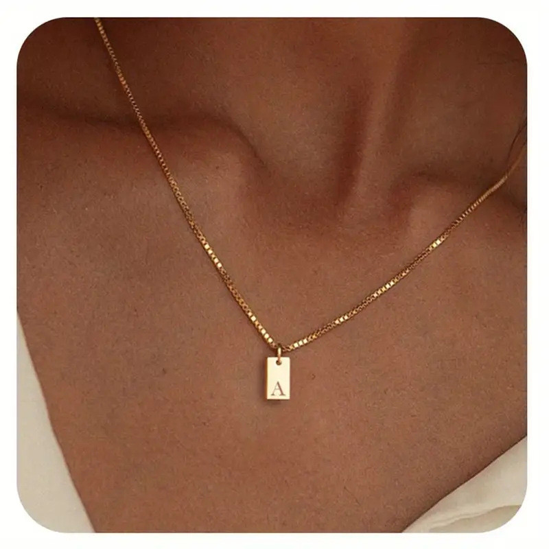 Mặt dây chuyền bằng thép không gỉ / Mặt dây chuyền vuông 26 chữ / Vòng cổ nữ / Vòng cổ mạ vàng chân không vàng 18K