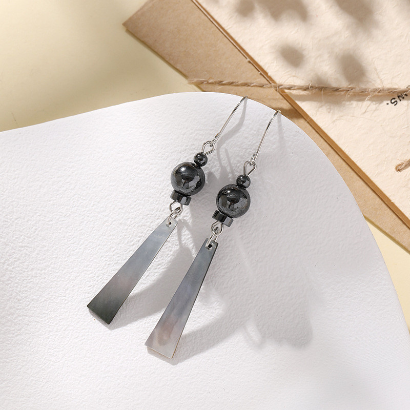 ❣️Ngoại trừ Wushan ~ Bông tai Hanfu Retro Niche Đá tự nhiên Vỏ bướm đen Bông tai cao cấp lạnh