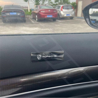 Porsche Thân Xe Fender Bên Kim Loại Biểu Tượng Miếng Dán Tự Động Cửa Sổ Trang Trí Dán Khăn Lau Xe Miếng Dán Dành Cho Xe Carrera gts turbo macan Cayenne Cayman 718 Boxster 911 Panamera Phụ Kiện