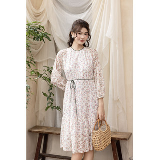 Swanlake | Váy Đầm Phom A Cổ Tròn Chất liệu Ren In Hoạ Tiết Hoa Lót Thun Kèm Dây Thắt Eo - D12370