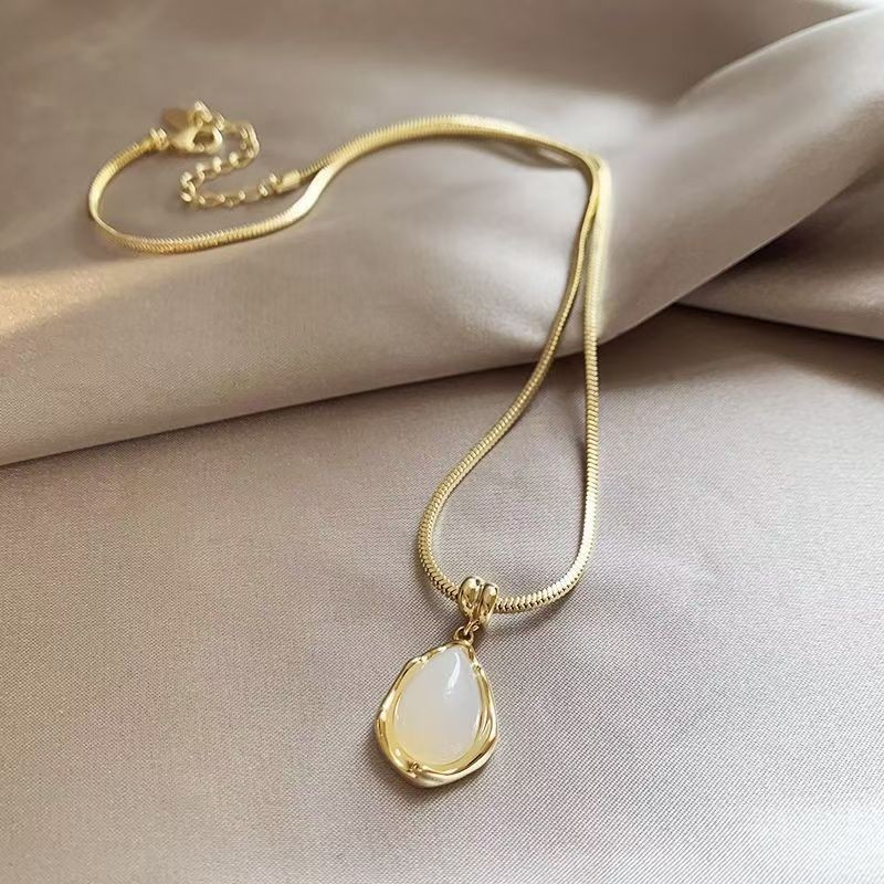 Dây chuyền xương đòn vàng nữ hình giọt nước, ngọc bích tự nhiên trong suốt, thời trang mới, sang trọng nhẹ nhàng