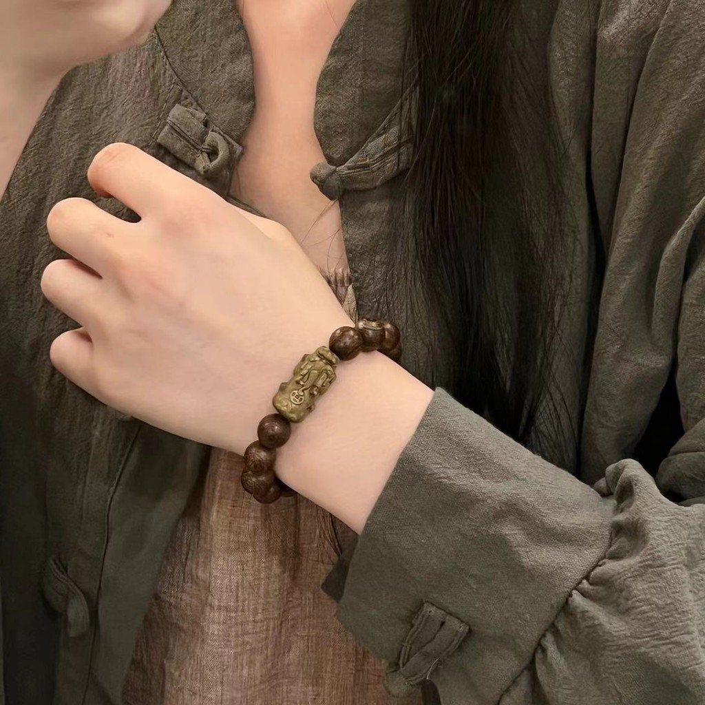 Gỗ nguyên khối tự nhiên Gỗ đàn hương xanh Vòng tay Pixiu Sáng tạo độc đáo Vòng tay nam nữ