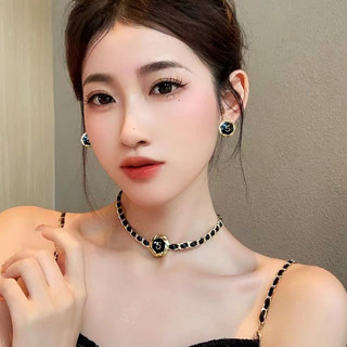 Số ngọt ngào, Vòng cổ da, bông tai, sang trọng nhẹ nhàng, sang trọng, khí chất cao cấp, xu hướng