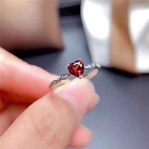 Nhẫn Garnet tự nhiên màu đỏ Nhẫn bạc mở tính khí nữ