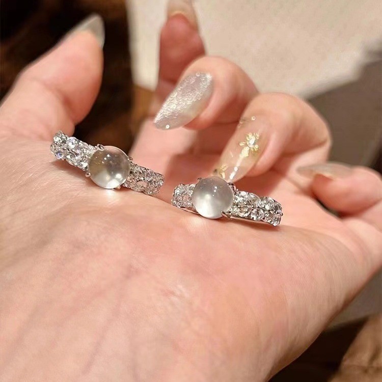 Nhẫn nữ thời trang sang trọng nhẹ nhàng mới với đá zircon cao cấp Trung Quốc