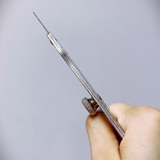 Dao rọc giấy, bìa alu không gỉ 18mm có khoá cố định lưỡi