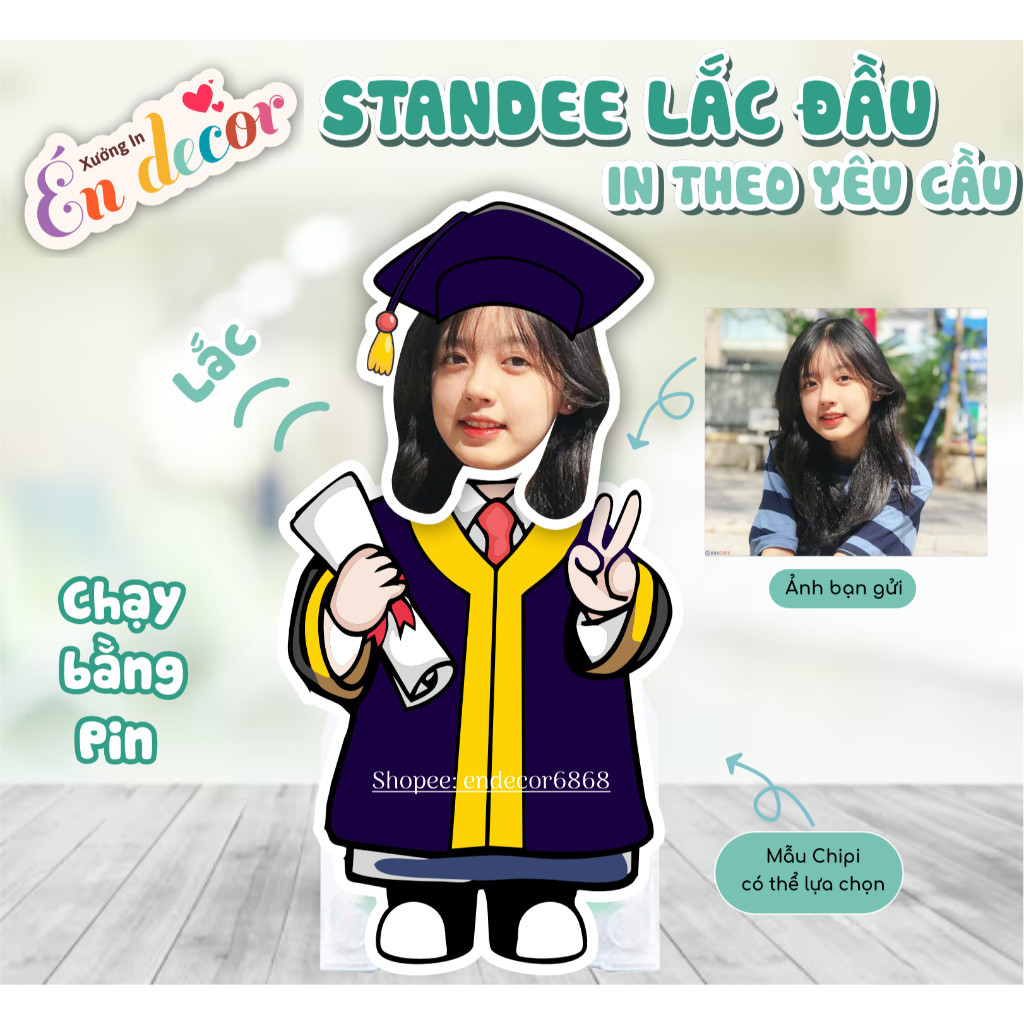 Standee lắc đầu chạy bằng pin cử nhân tốt nghiệp - TRÍ DECOR