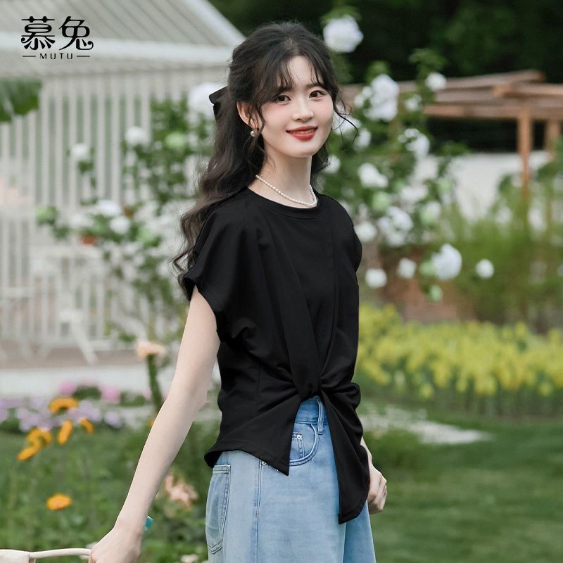 Mutu Pháp Cổ Tròn Không Đều Áo Thun Nữ Tay Ngắn Mùa Hè 2025 Phong Cách Mới Thiết Kế Nhỏ Niche Top Viền Khe