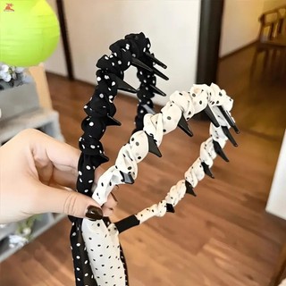 Dây buộc tóc bện chấm bi thoải mái, phù hợp sử dụng khi du lịch ngoài trời