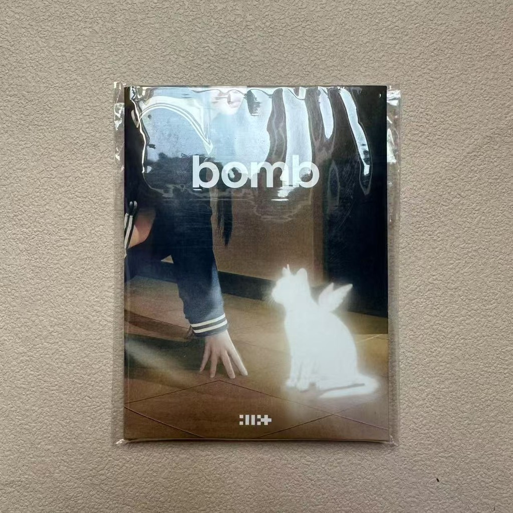 ILLIT Mini Album thứ 3 'bom' WVS Ver Photo Card
