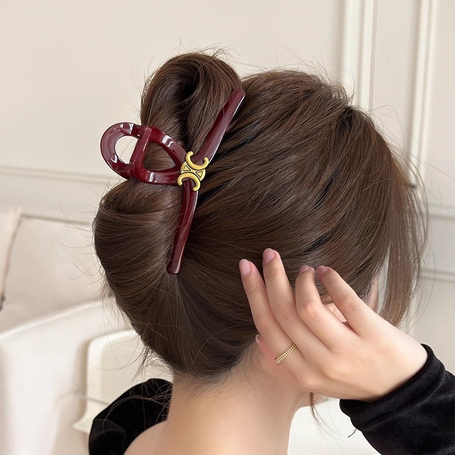Kẹp tóc nữ màu đỏ cá mập mới