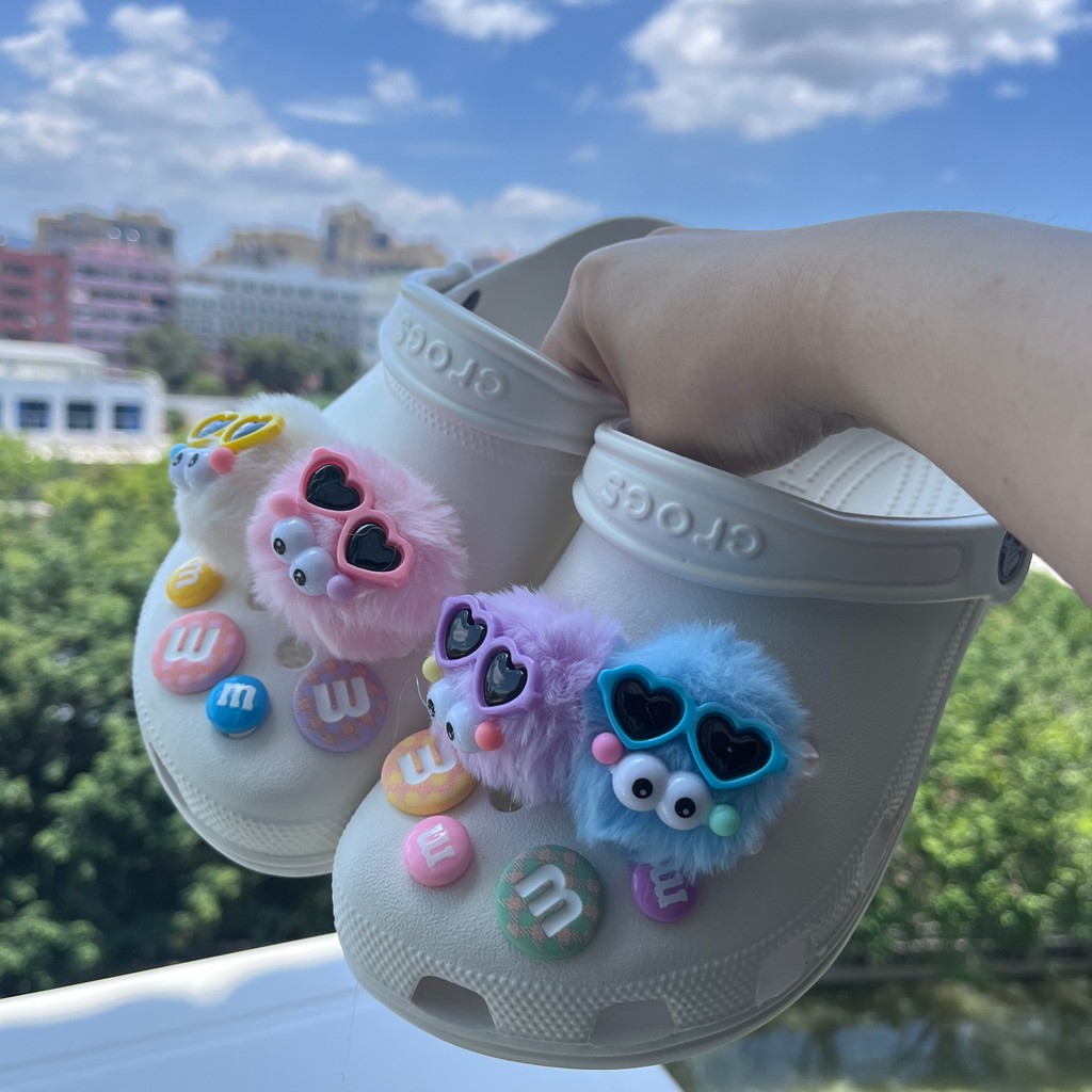 Thích hợp cho Crocs Hole Phụ kiện giày thể thao lông thú đầy màu sắc phong cách Hàn Quốc Giày cao cấp có lỗ hoa Khóa giày Busch Khóa giày Zhibixing Khóa giày có thể tháo rời ins Giày hoa