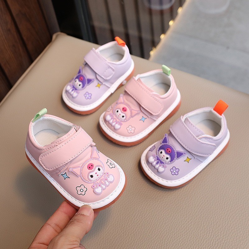 giày cho bé gái tập đi bảo vệ chân nhẹ êm KURUMI có còi bíp bíp cho bé từ 6m QCCC có hộp 102 ( ảnh thât )