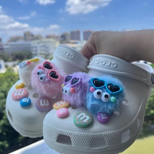 Thích hợp cho Crocs Hole Phụ kiện giày thể thao lông thú đầy màu sắc phong cách Hàn Quốc Giày cao cấp có lỗ hoa Khóa giày Busch Khóa giày Zhibixing Khóa giày có thể tháo rời ins Giày hoa